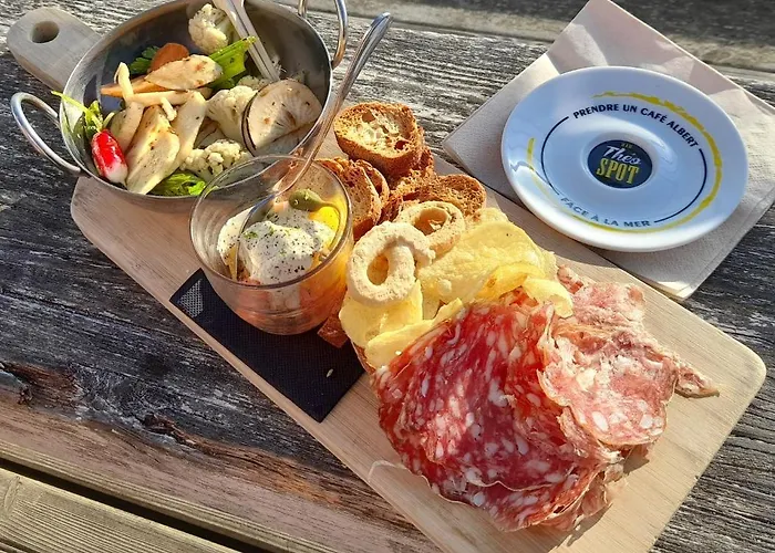 A L'oree Du Cedre 普佐日